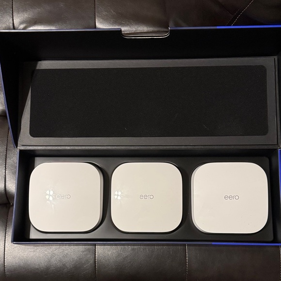 eero Pro 6 Tri-Band White Router System - Picture 2 of 5